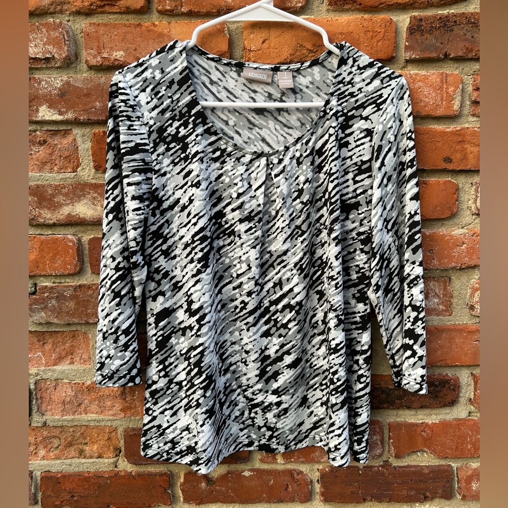 Chico’s Black and White Abstract Print Top 1/M